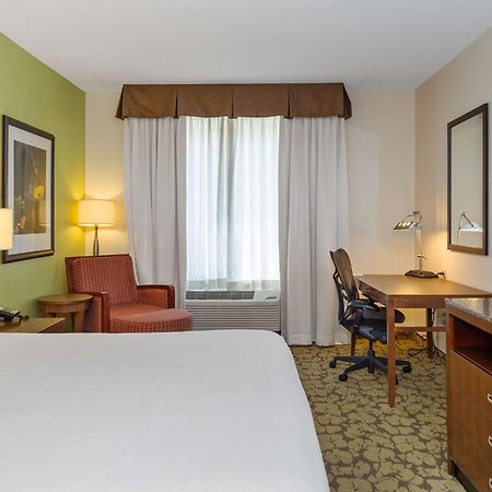 Hilton Garden Inn Plymouth Ngoại thất bức ảnh