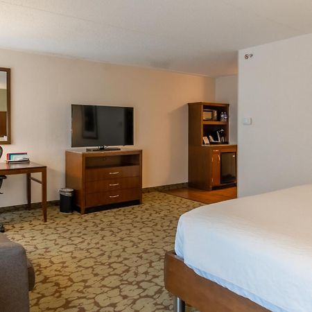 Hilton Garden Inn Plymouth Ngoại thất bức ảnh