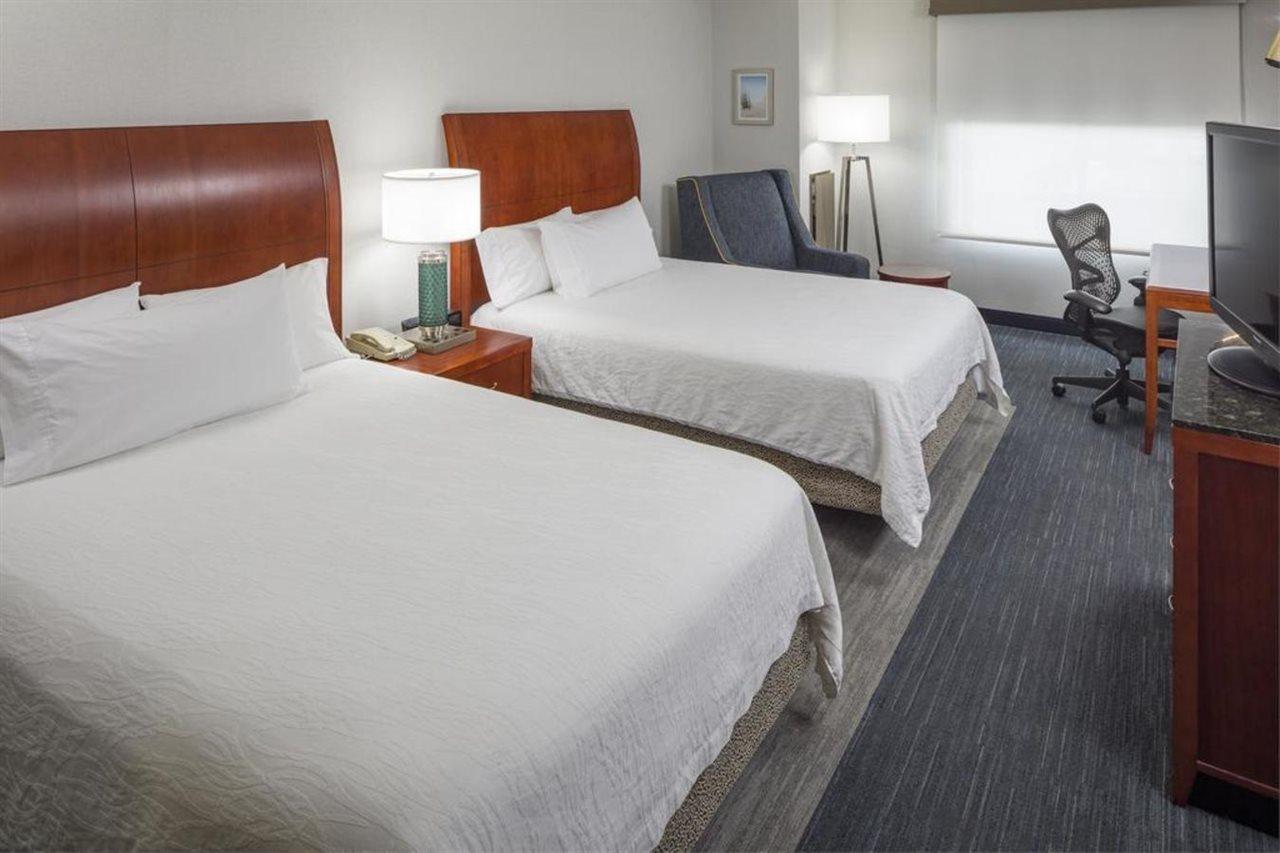 Hilton Garden Inn Plymouth Ngoại thất bức ảnh