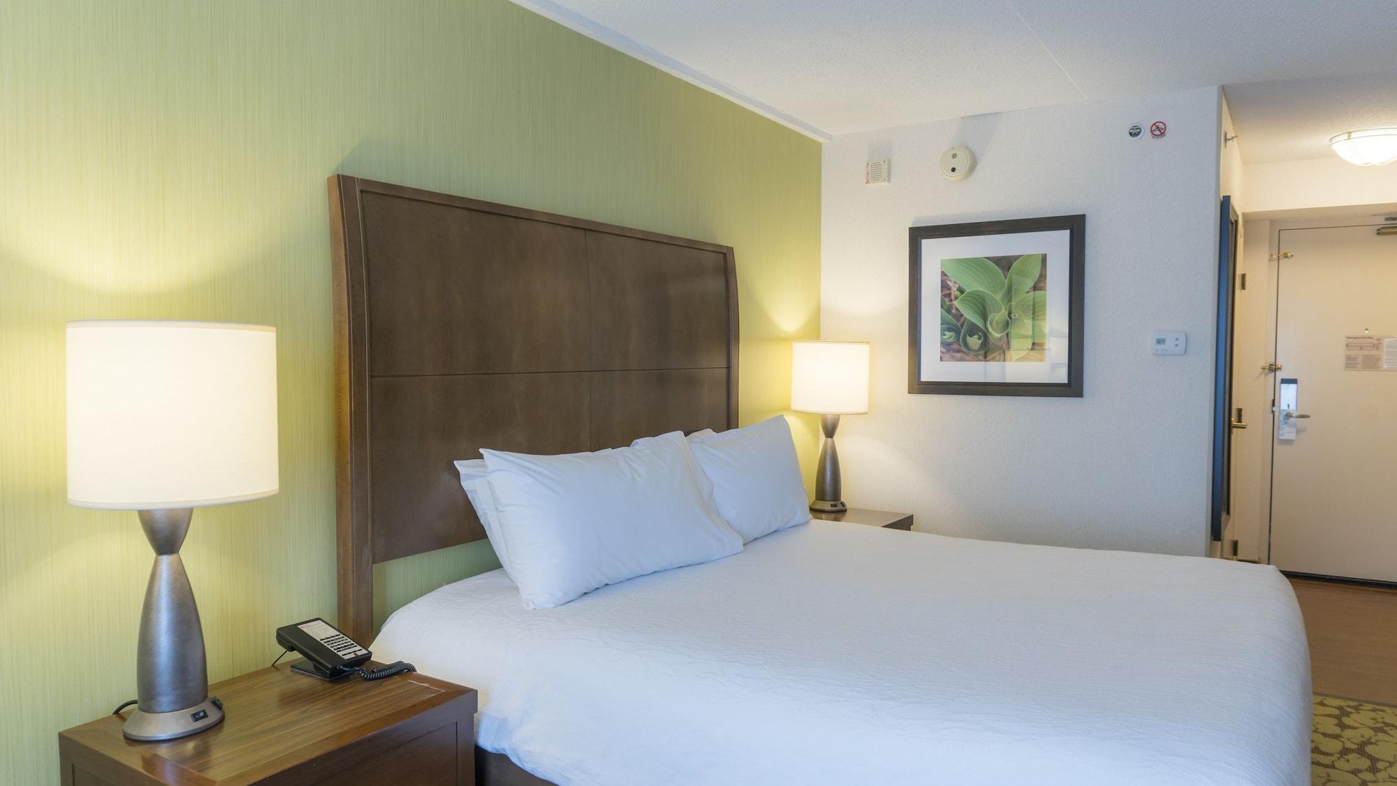 Hilton Garden Inn Plymouth Ngoại thất bức ảnh