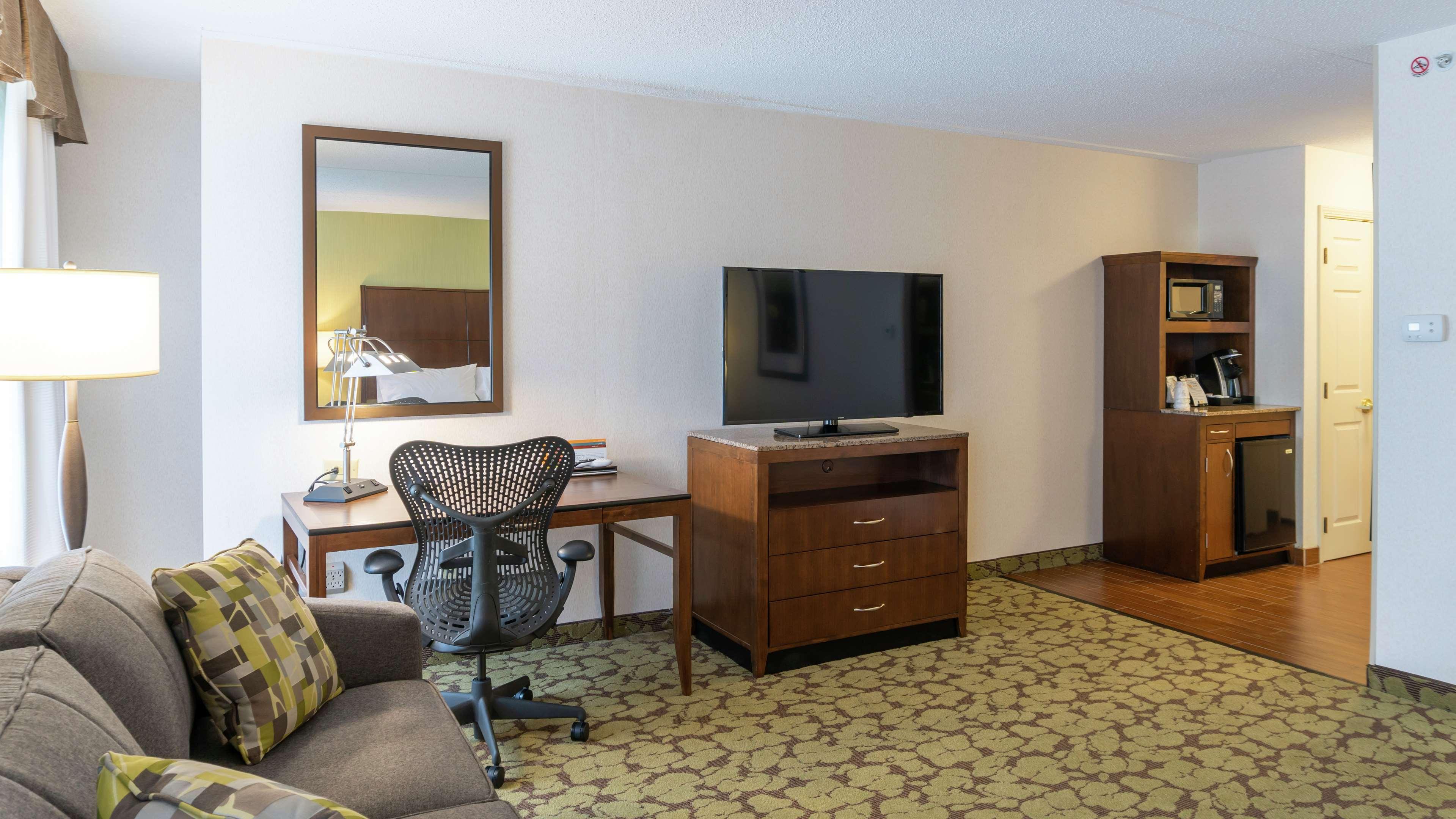 Hilton Garden Inn Plymouth Ngoại thất bức ảnh