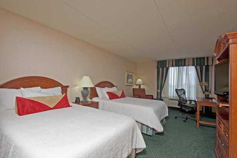 Hilton Garden Inn Plymouth Ngoại thất bức ảnh