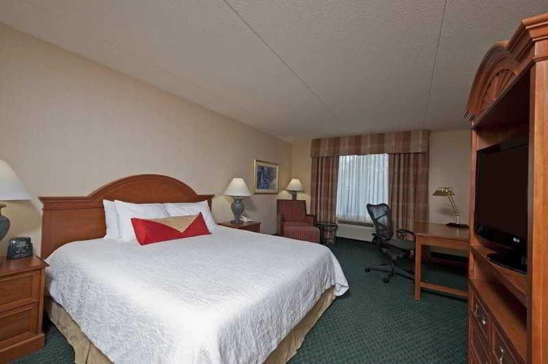 Hilton Garden Inn Plymouth Ngoại thất bức ảnh