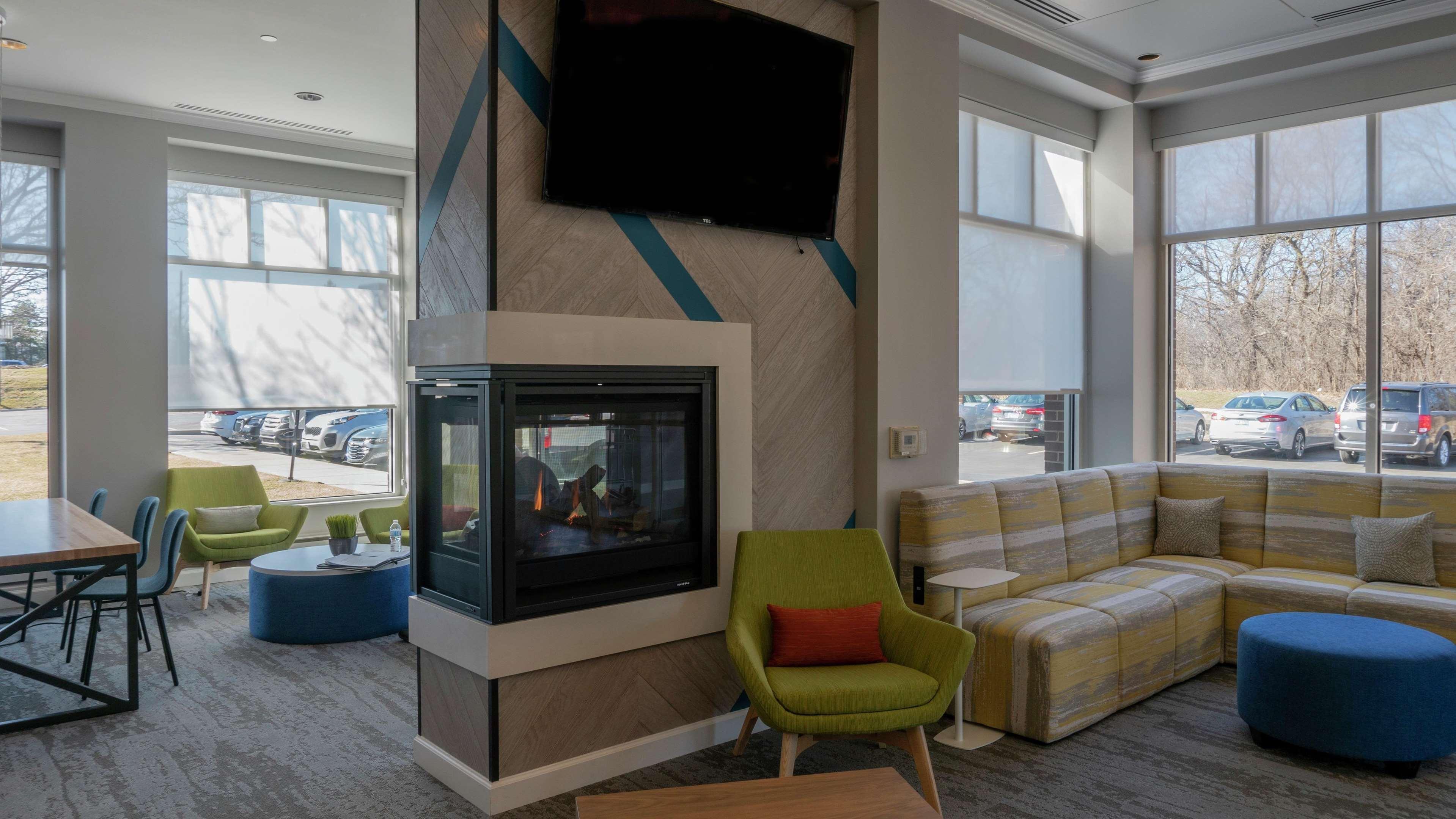 Hilton Garden Inn Plymouth Ngoại thất bức ảnh