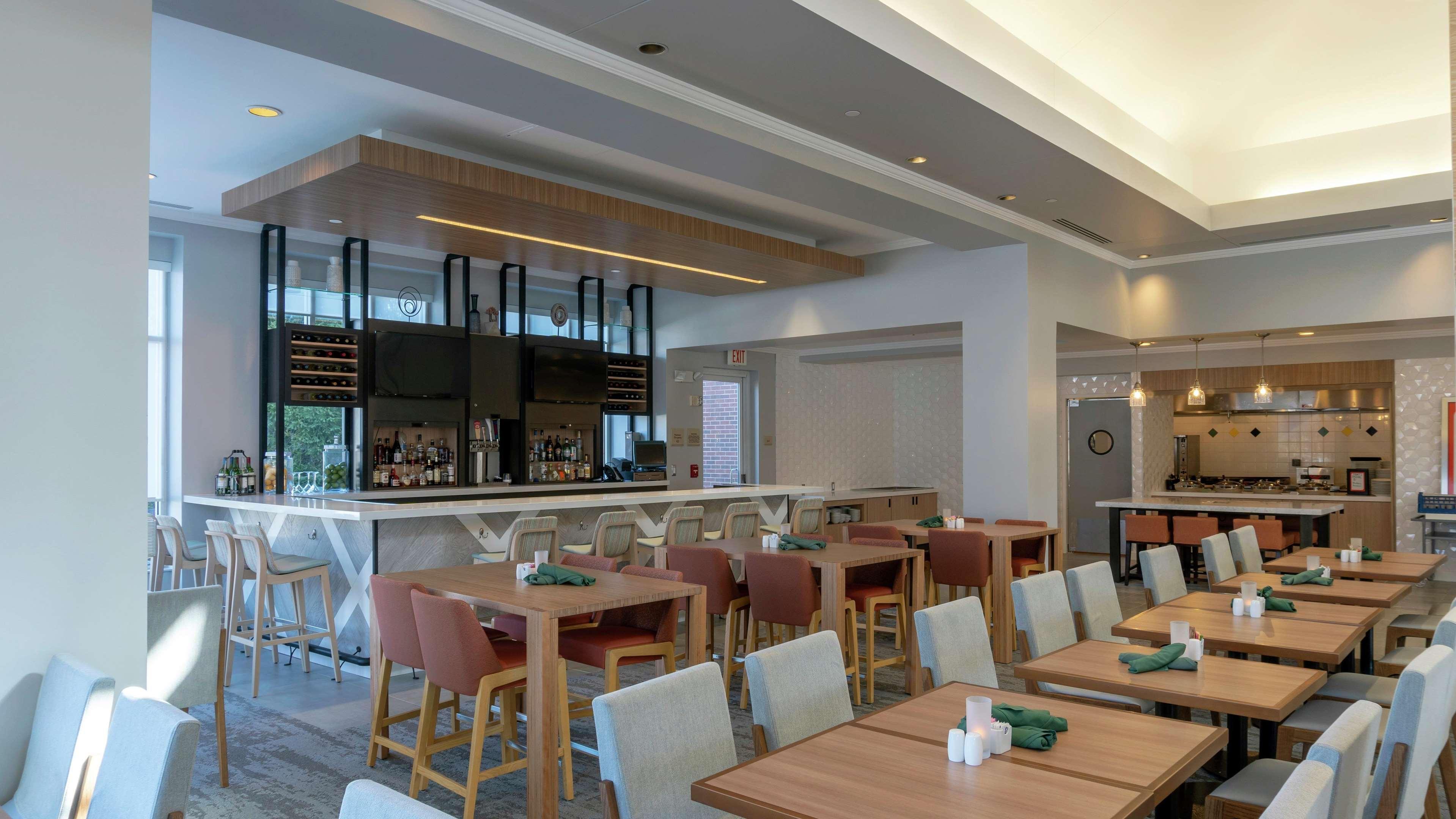 Hilton Garden Inn Plymouth Ngoại thất bức ảnh