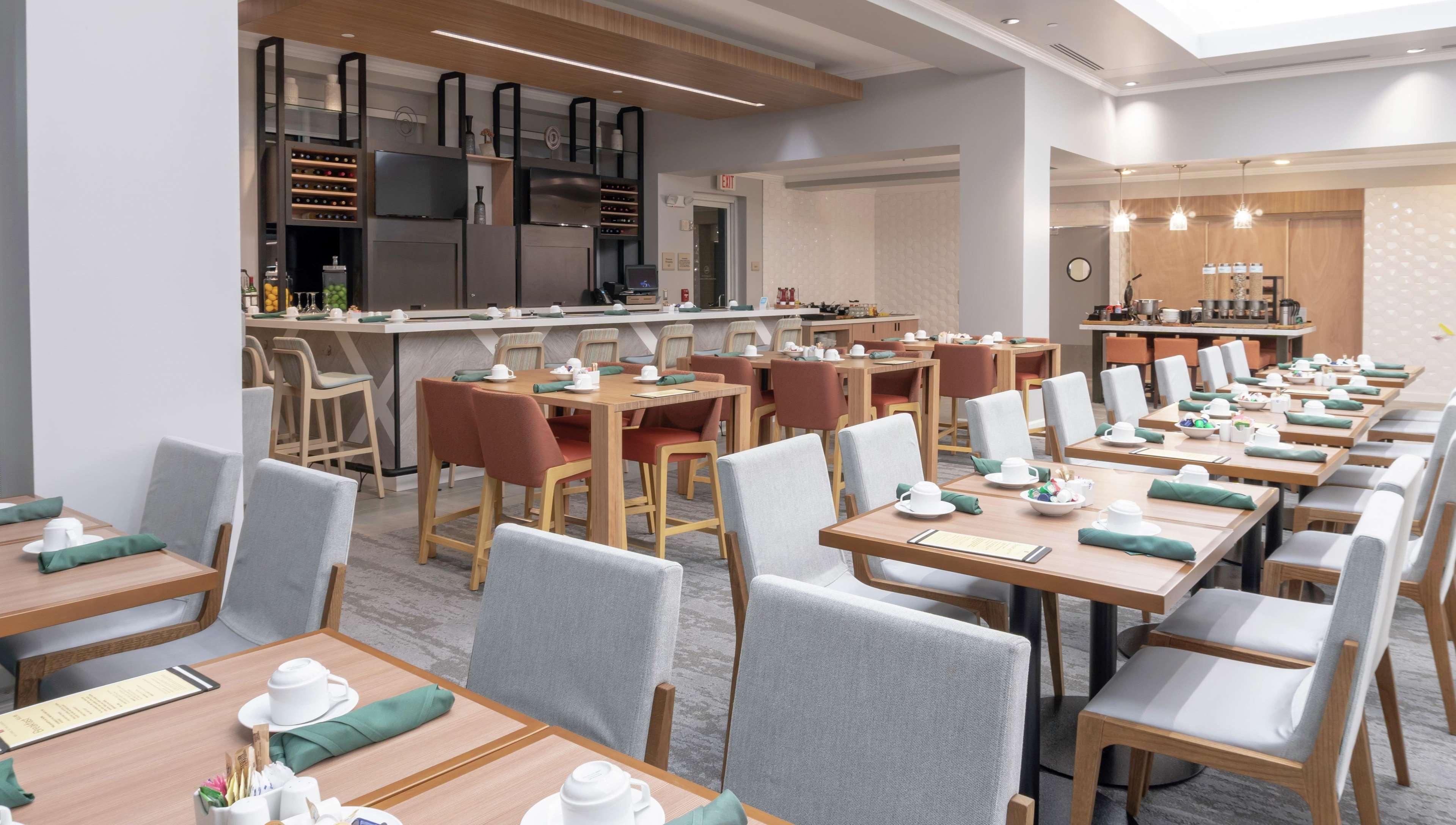 Hilton Garden Inn Plymouth Ngoại thất bức ảnh