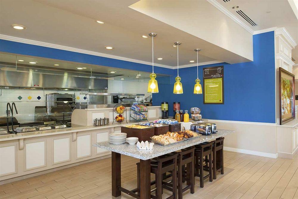 Hilton Garden Inn Plymouth Ngoại thất bức ảnh