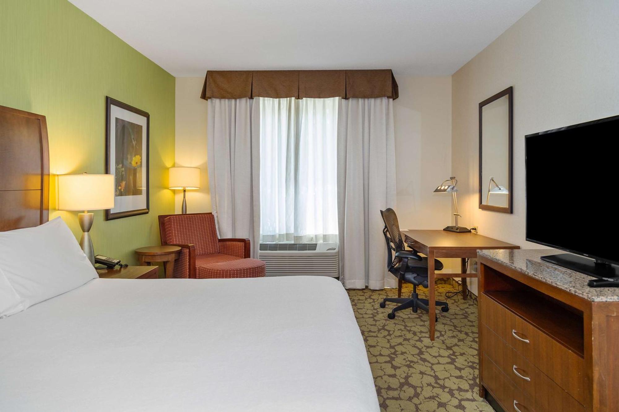 Hilton Garden Inn Plymouth Ngoại thất bức ảnh